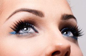 eyebrows-600x390-2764x1795